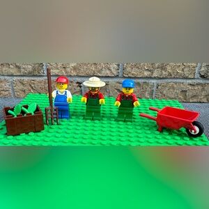 LEGO City Worker and Farmers Minifigures Bundle with accessories